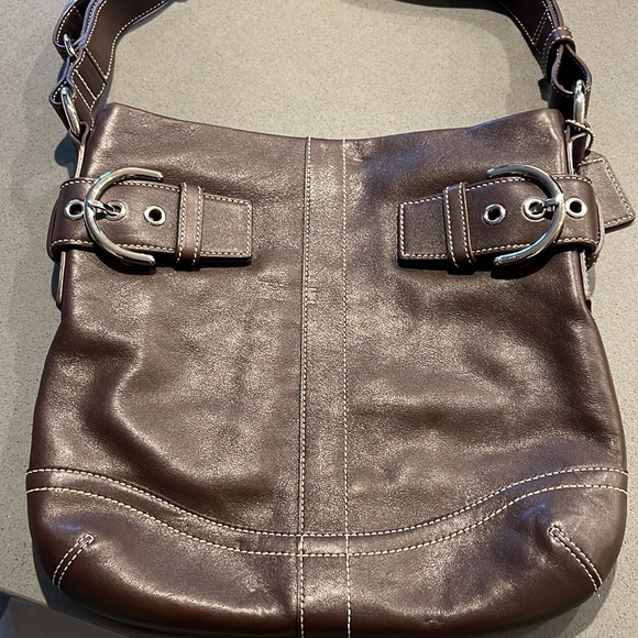 Chocolate leather coach shoulder bag - Picture 2 of 5